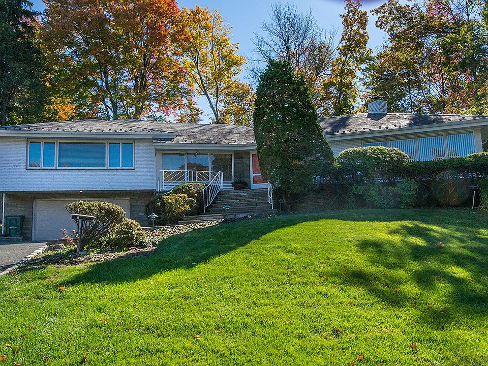 1st image of 58 Whiteoak Dr