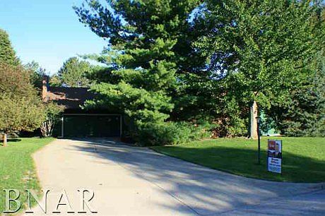 Find more about this property @ Search.BloomingtonHomes.com