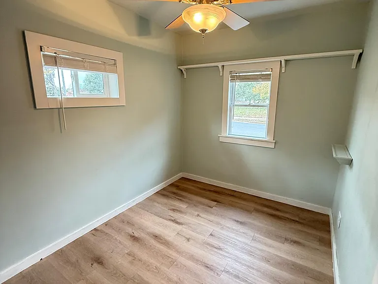 418 Monroe St N — Photo 3