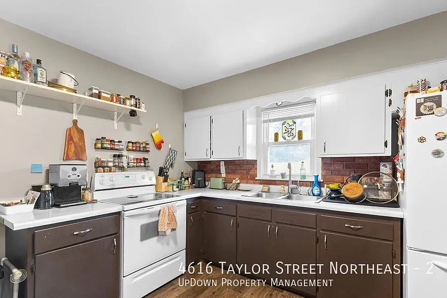 "Charming 3-Bed Sanctuary in Columbia Heights Spacious 1000 Sq Ft Awaits!" — Photo 4