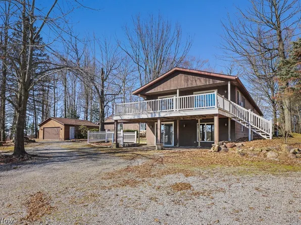 13881 Salem Church St NE, Paris, OH 44669