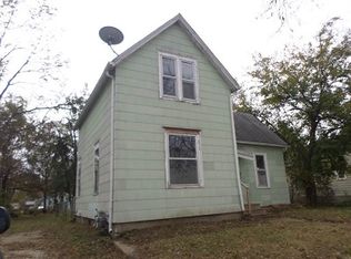 816 Fowler St, Waterloo, IA 50703