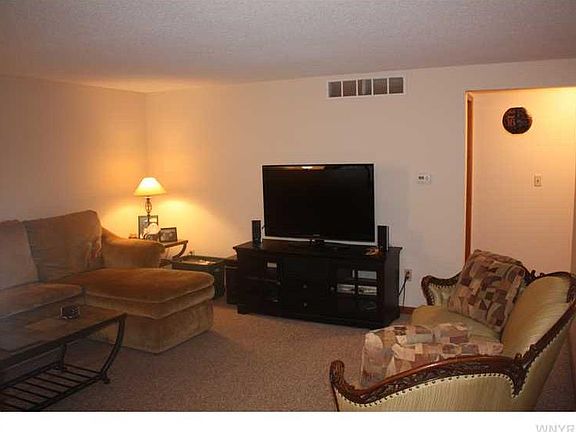 4th image of 294 Summit Blvd