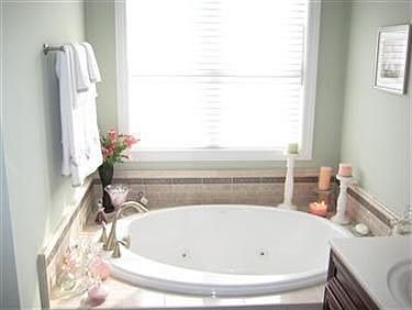 2nd image of 285 Westview Dr