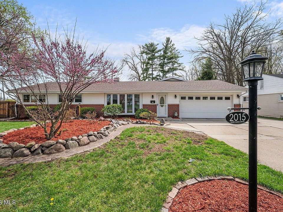 1st image of 2015 Burr Oaks Dr
