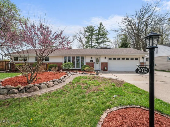 2015 Burr Oaks Dr, Toledo, OH 43613