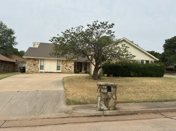 2605 Brookhaven Dr, Edmond, OK 73034