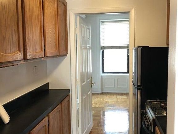 5th image of 9 Cranberry St APT 3