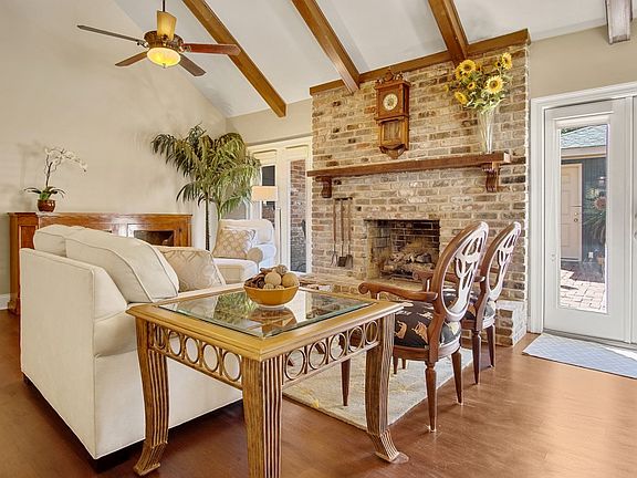 5th image of 3639 Pin Oak Ave