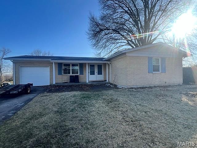 1st image of 12 Hillcrest Dr