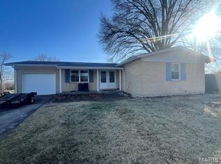 12 Hillcrest Dr, Hannibal, MO 63401