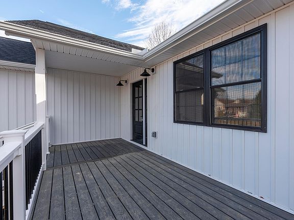3rd image of 2540 Apple Valley Dr