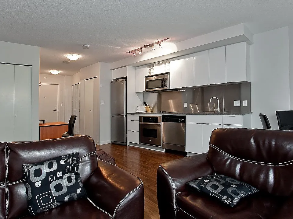233 Robson St #608