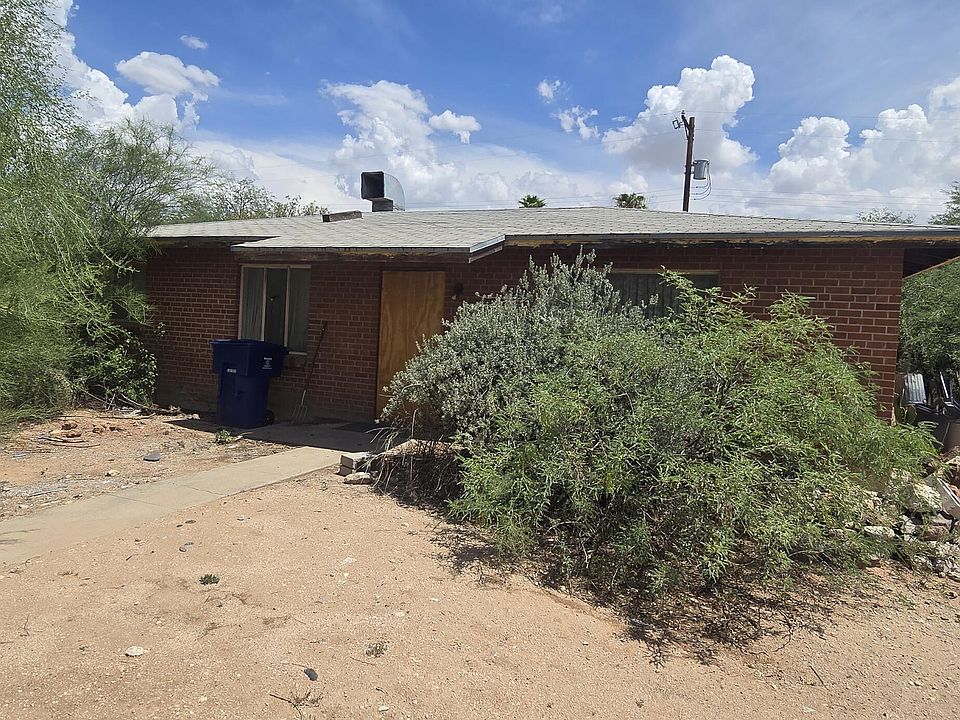 1st image of 536 E Flores St