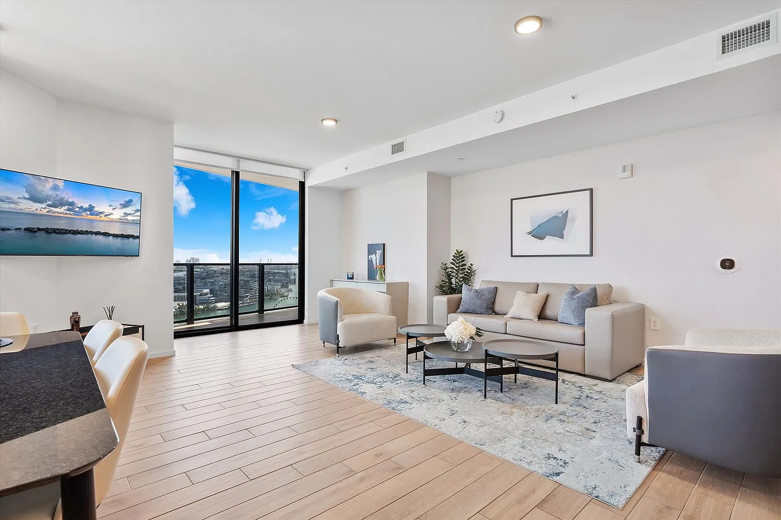 2 bed, 2.0 bath, 1420 sqft, $7,931 — Photo 2