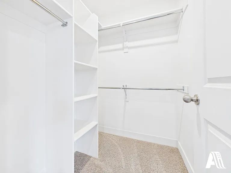 453 E 650 N — Photo 16