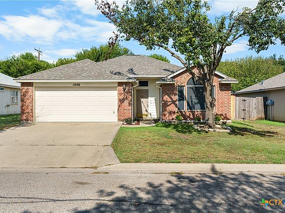 2nd image of 1606 Bent Oak Dr