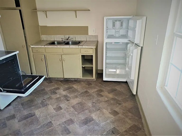 307 E Bryce Ave — Photo 27