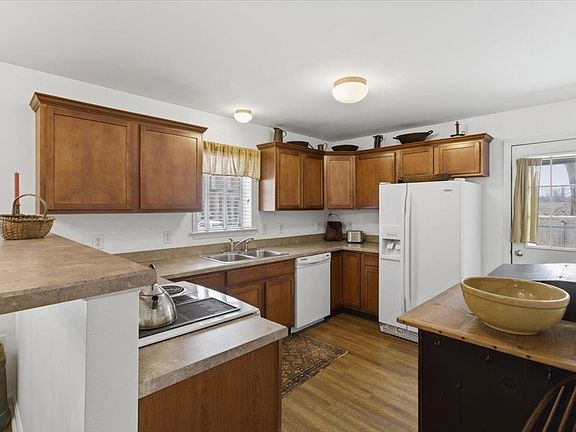 5th image of 55 Eden 3B Way