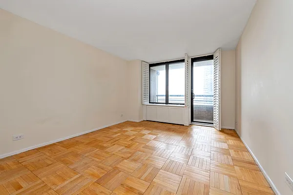 Rented by Oxford Property Group | media 19