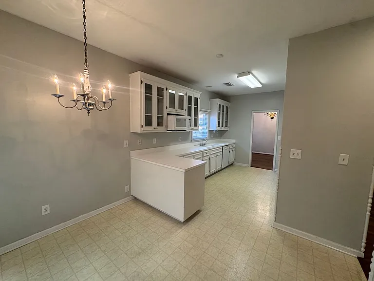 1450 Crenshaw Pl S — Photo 10