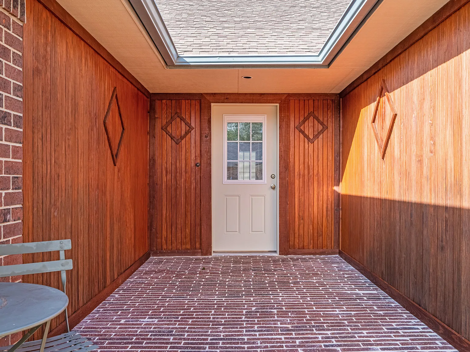 3 bed, 1776 sqft, $1,765 — Photo 2