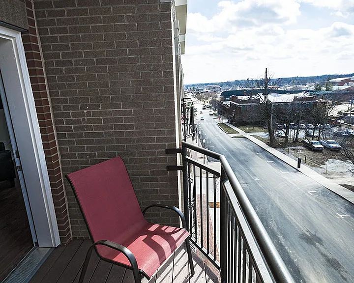 Tenth & College Horizons Apartments — Photo 30