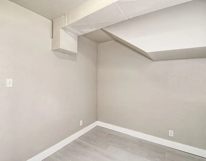 915 Grand Ave — Photo 14