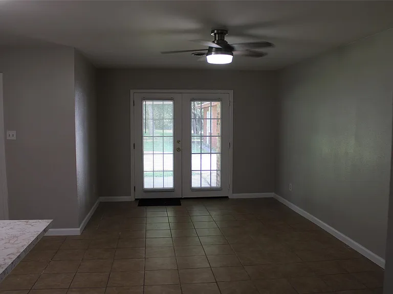 121 Mary Ln — Photo 6