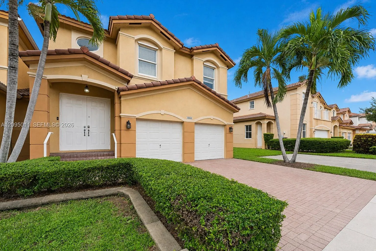 Islands At Doral Townhome — Photo 1
