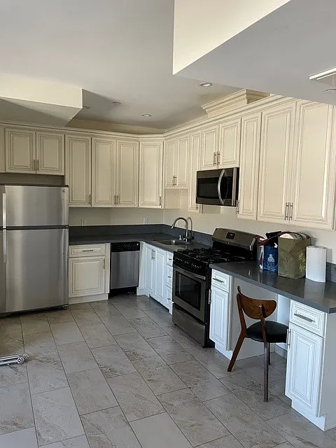 1 bed, 710 sqft, $2,345 — Photo 1