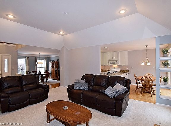 5th image of 1306 Meadow Ln