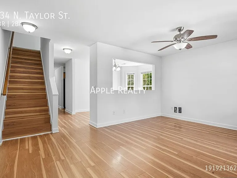 834 N Taylor St — Photo 3
