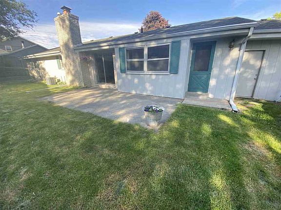 3rd image of 2085 Stornway Dr