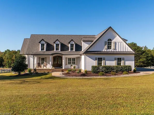 405 Trotting Trl, Efland, NC 27243