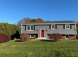 24 Vale St, Tiverton, RI 02878