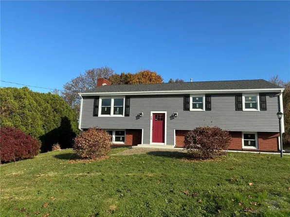 24 Vale St, Tiverton, RI 02878