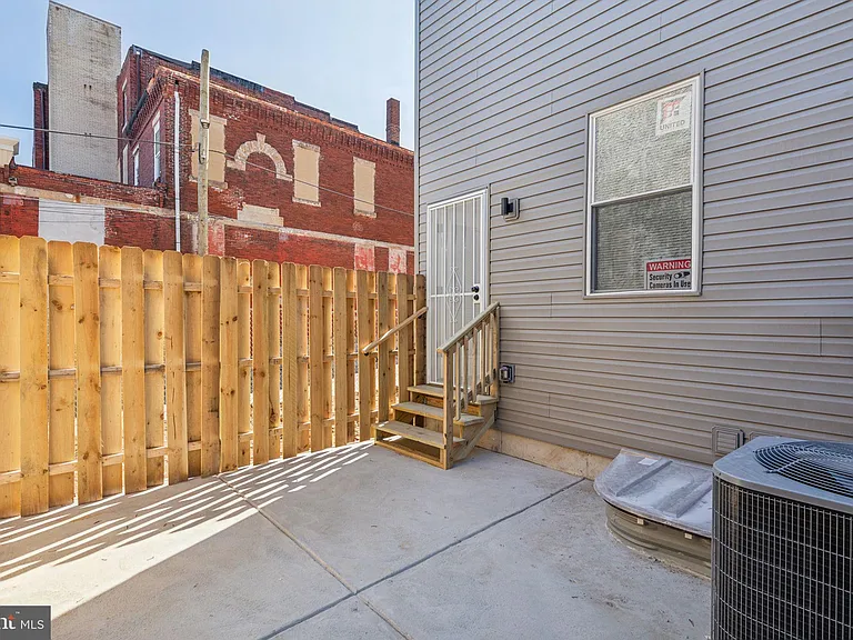 415 W York St #1 — Photo 12