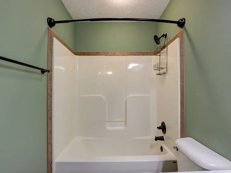 716 Cavalier Dr — Photo 58