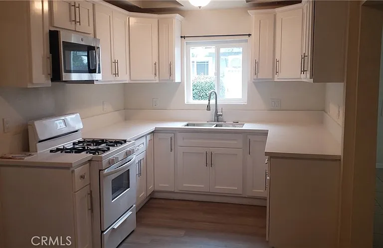 215 N Holly Ave — Photo 10
