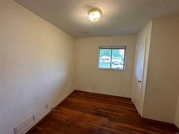 4th image of 10219 Hobkirk Dr