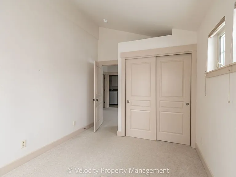 2469 NW Sacagawea Ln — Photo 16