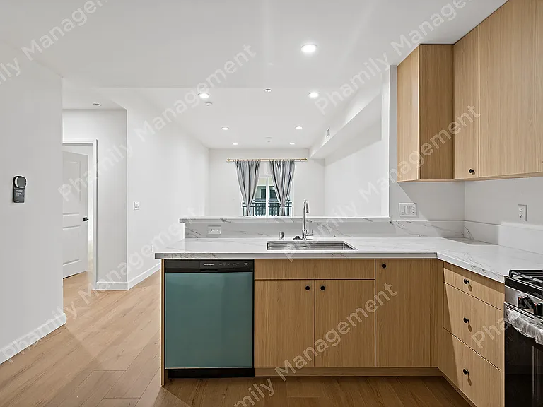 15861 Main St #217 — Photo 4