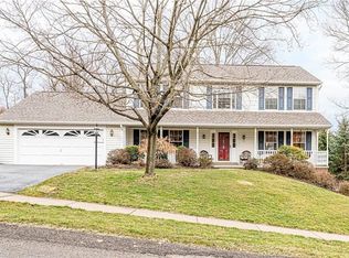 1006 Whispering Woods Dr, Coraopolis, PA