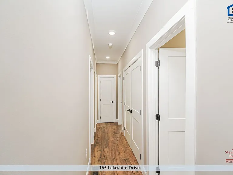 165 Lakeshire Dr — Photo 11