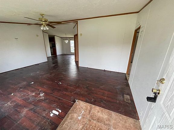 2nd image of 100 Pleasant Ridge Rd