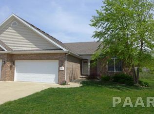 102 W Hillside Ct, Dunlap, IL 61525