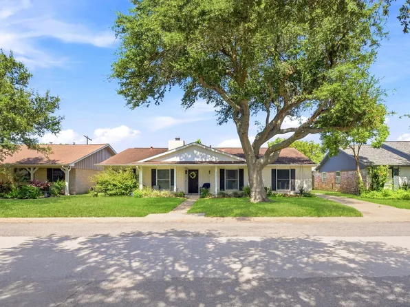 3002 Beluche Dr, Galveston, TX 77551