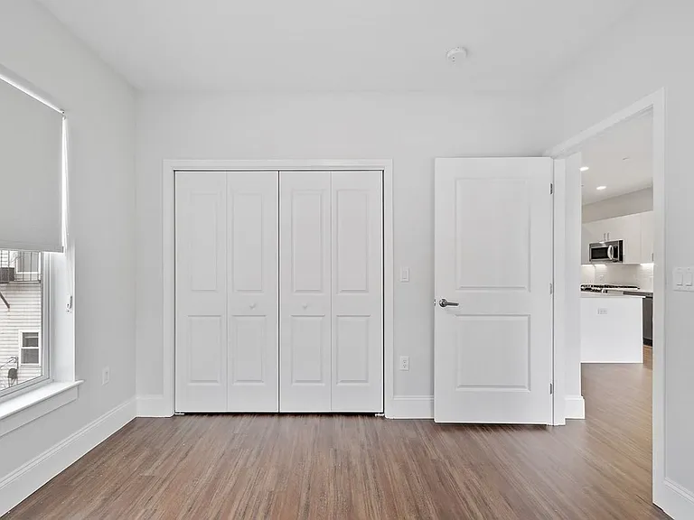205 Maverick St #201 — Photo 20