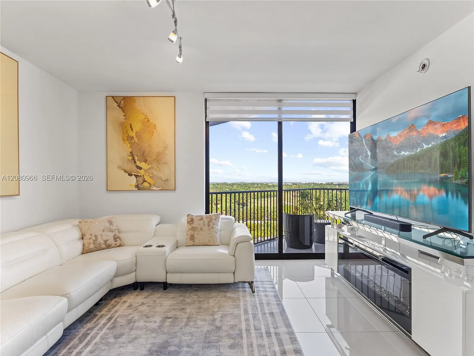 5252 Paseo Condo — Photo 4
